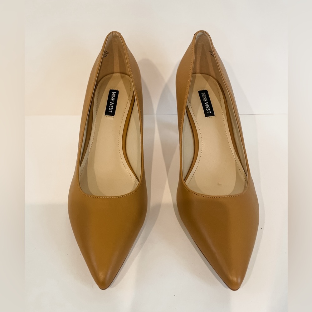 Women’s Nine West Tan Leather Heels Size 9.5
